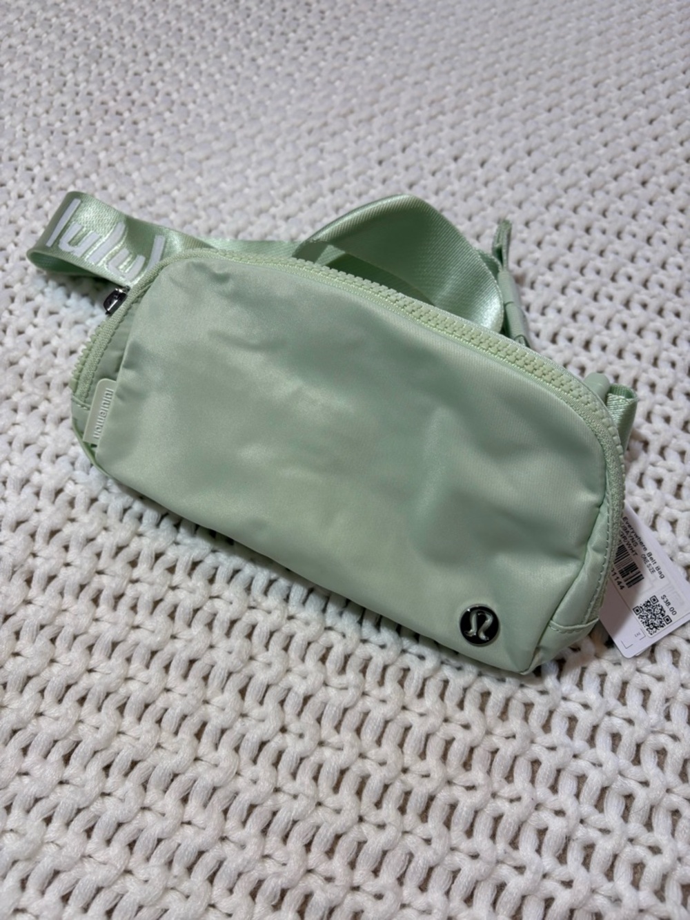 lululemon kohlrabi green everywhere belt bag